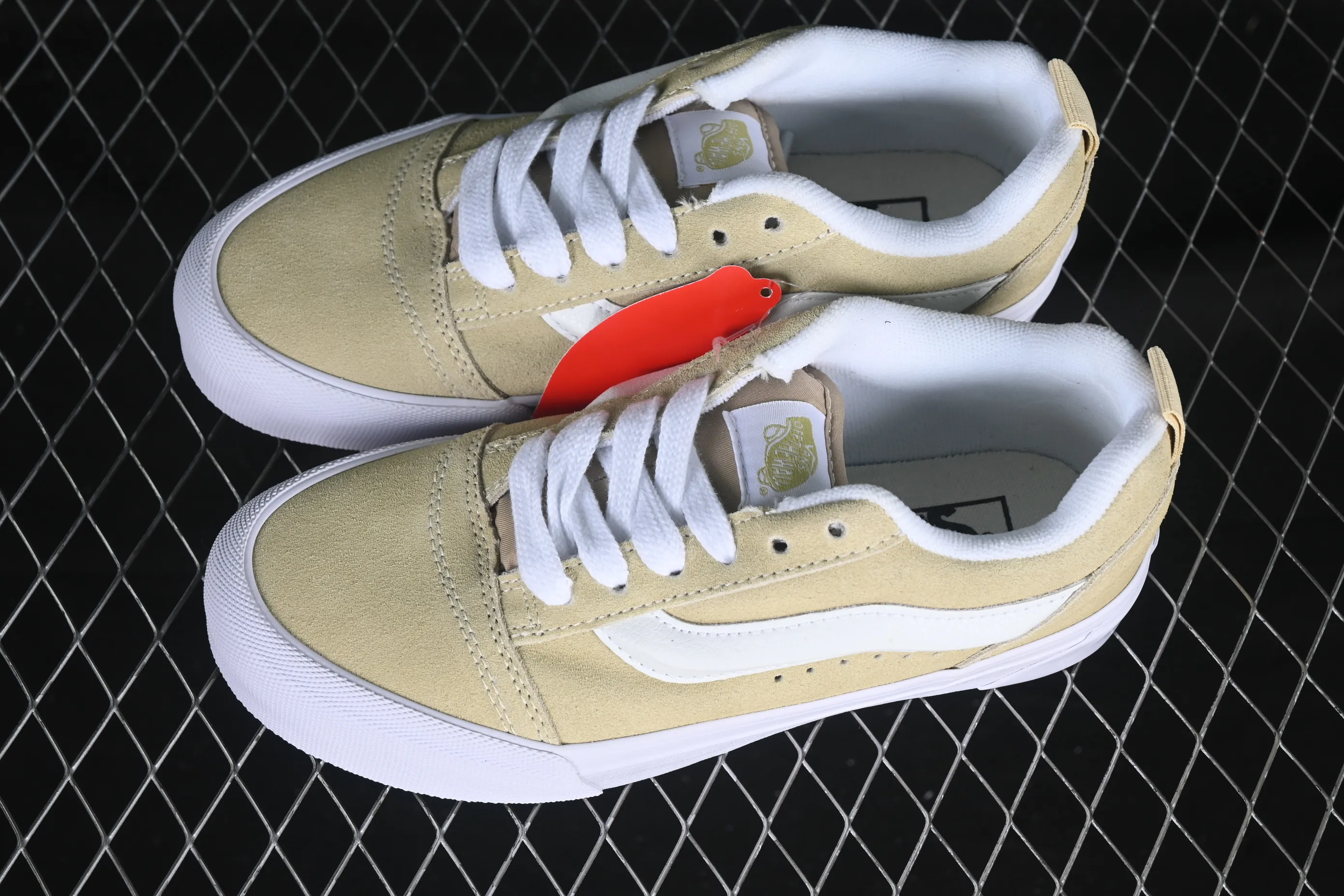 All categories Vans Vans series Vans Low Vans low-top Vans Knu Skool Vans low-top retro casual fat bread shoes VN000CRPD3Z